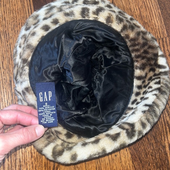GAP plush bucket hat leopard animal print. - Picture 4 of 4